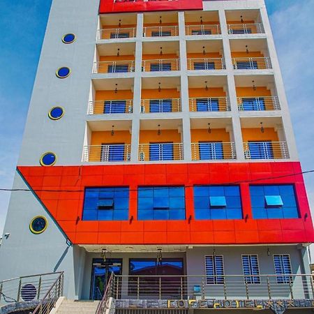 Cofe Hotel Yaoundé Esterno foto