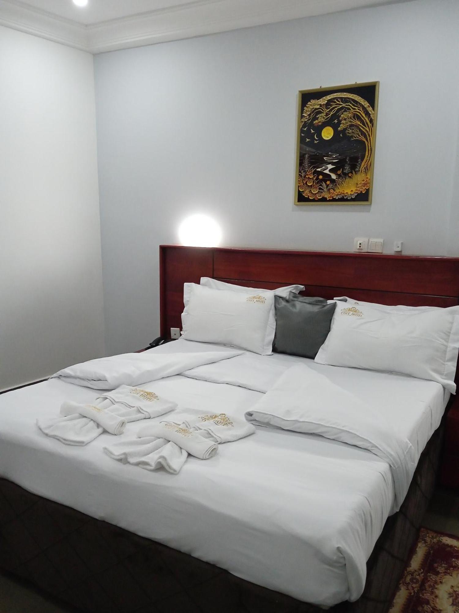 Cofe Hotel Yaoundé Esterno foto