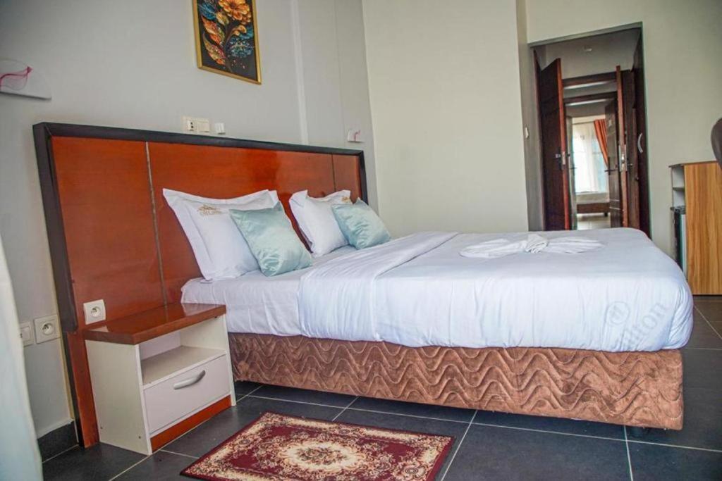 Cofe Hotel Yaoundé Esterno foto