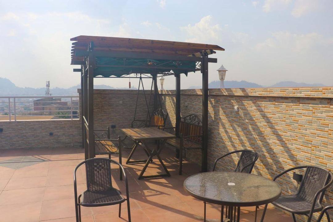 Cofe Hotel Yaoundé Esterno foto