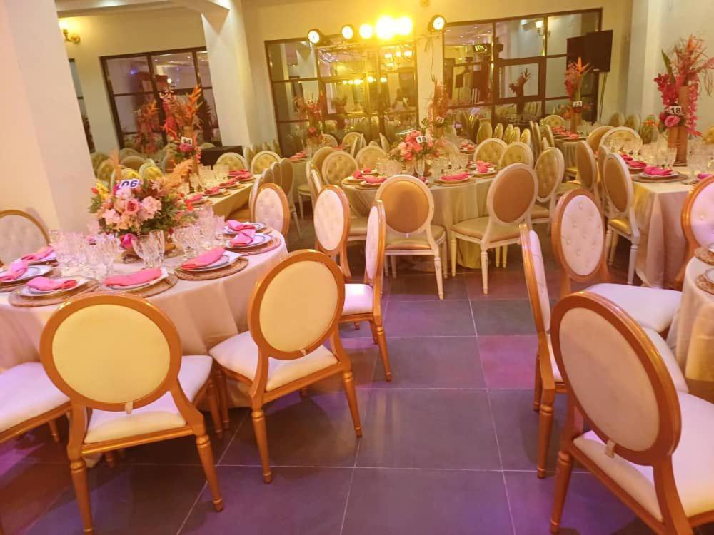 Cofe Hotel Yaoundé Esterno foto