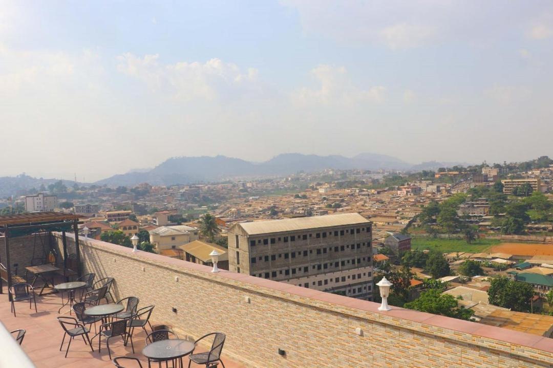 Cofe Hotel Yaoundé Esterno foto