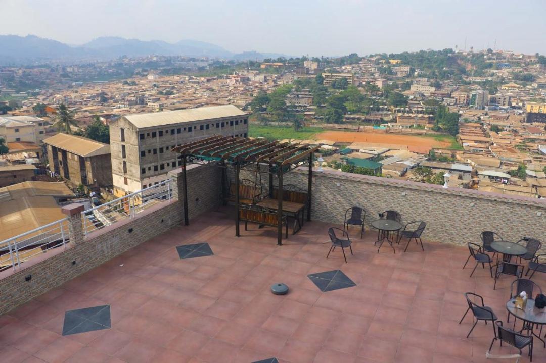 Cofe Hotel Yaoundé Esterno foto