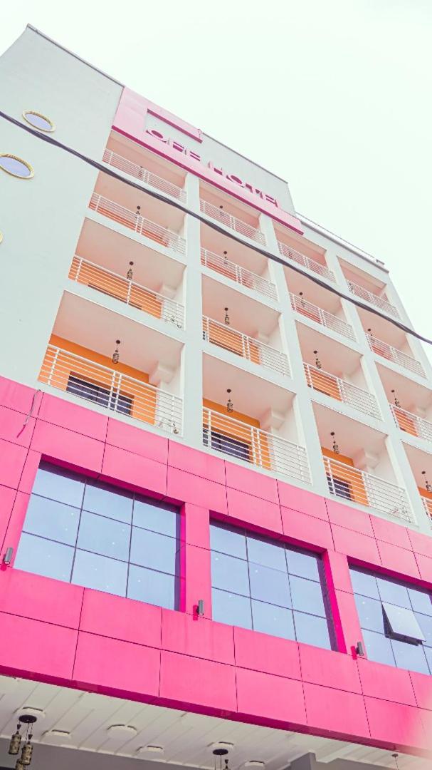 Cofe Hotel Yaoundé Esterno foto
